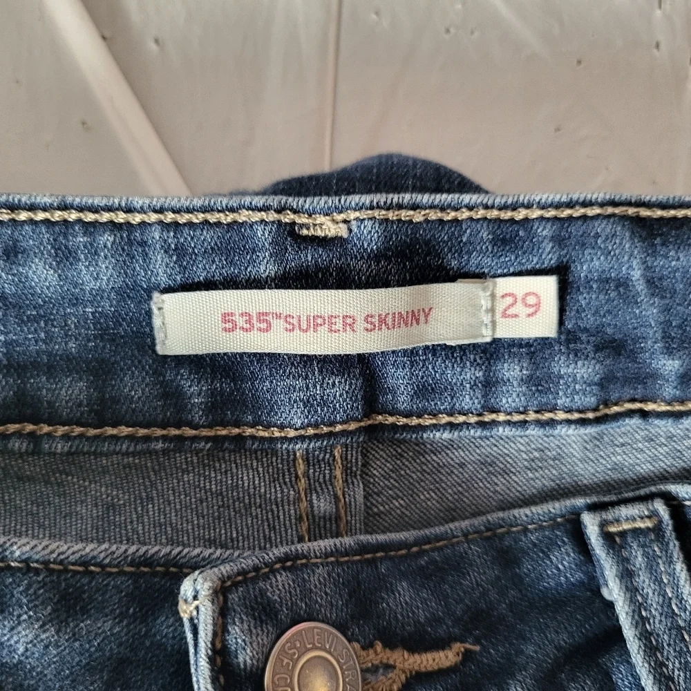 Levi Women's Blue Distressed Jeans 535 Super Skinny, Size 29 - Picture 4 of 5